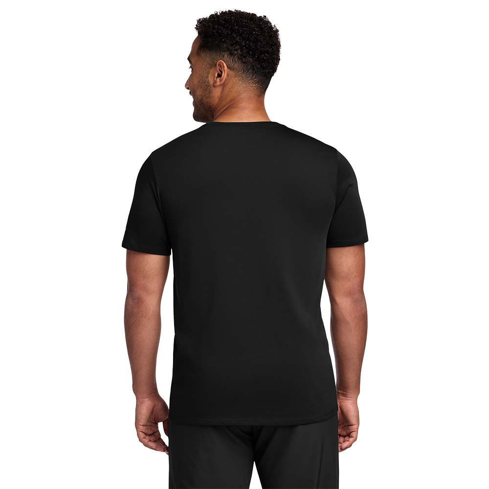 NKBQ5231_Black_Model_Back