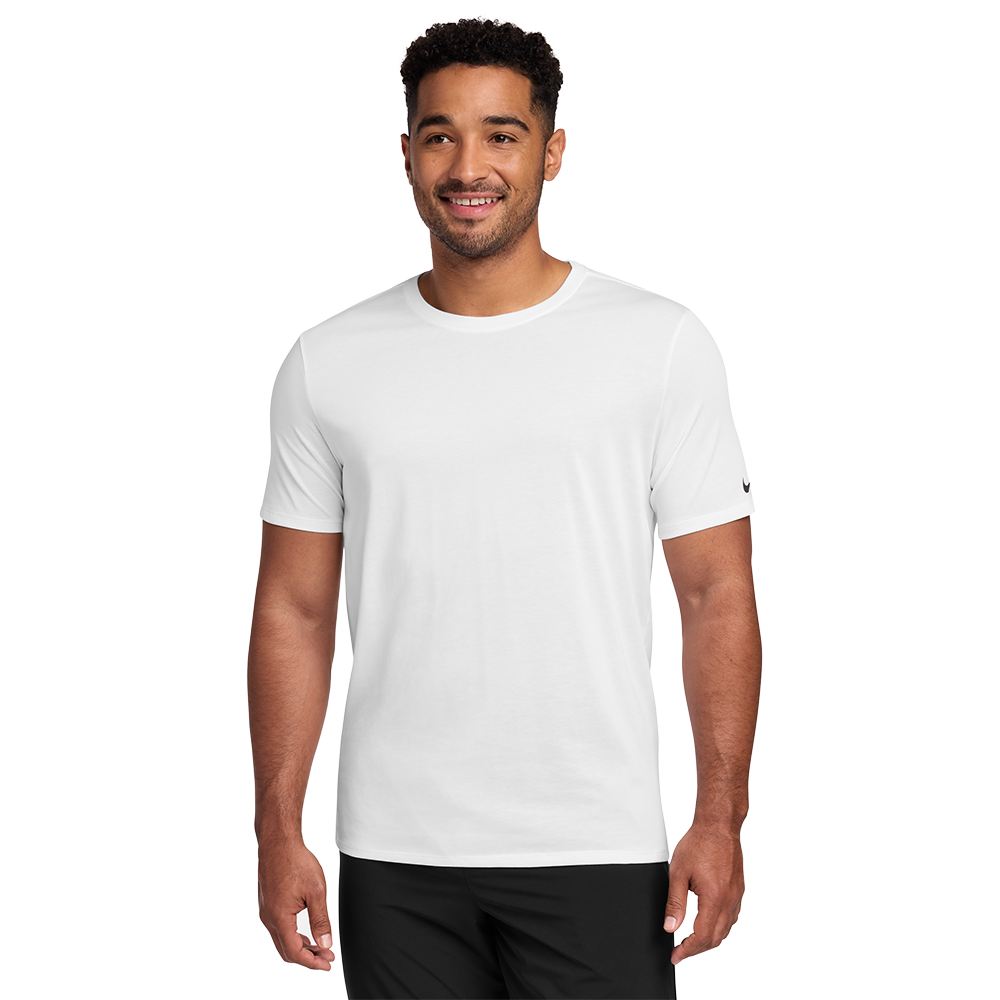 NKBQ5231_White_Model_Front